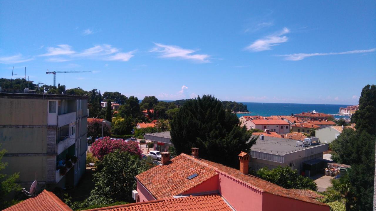 Nadia Seaview *